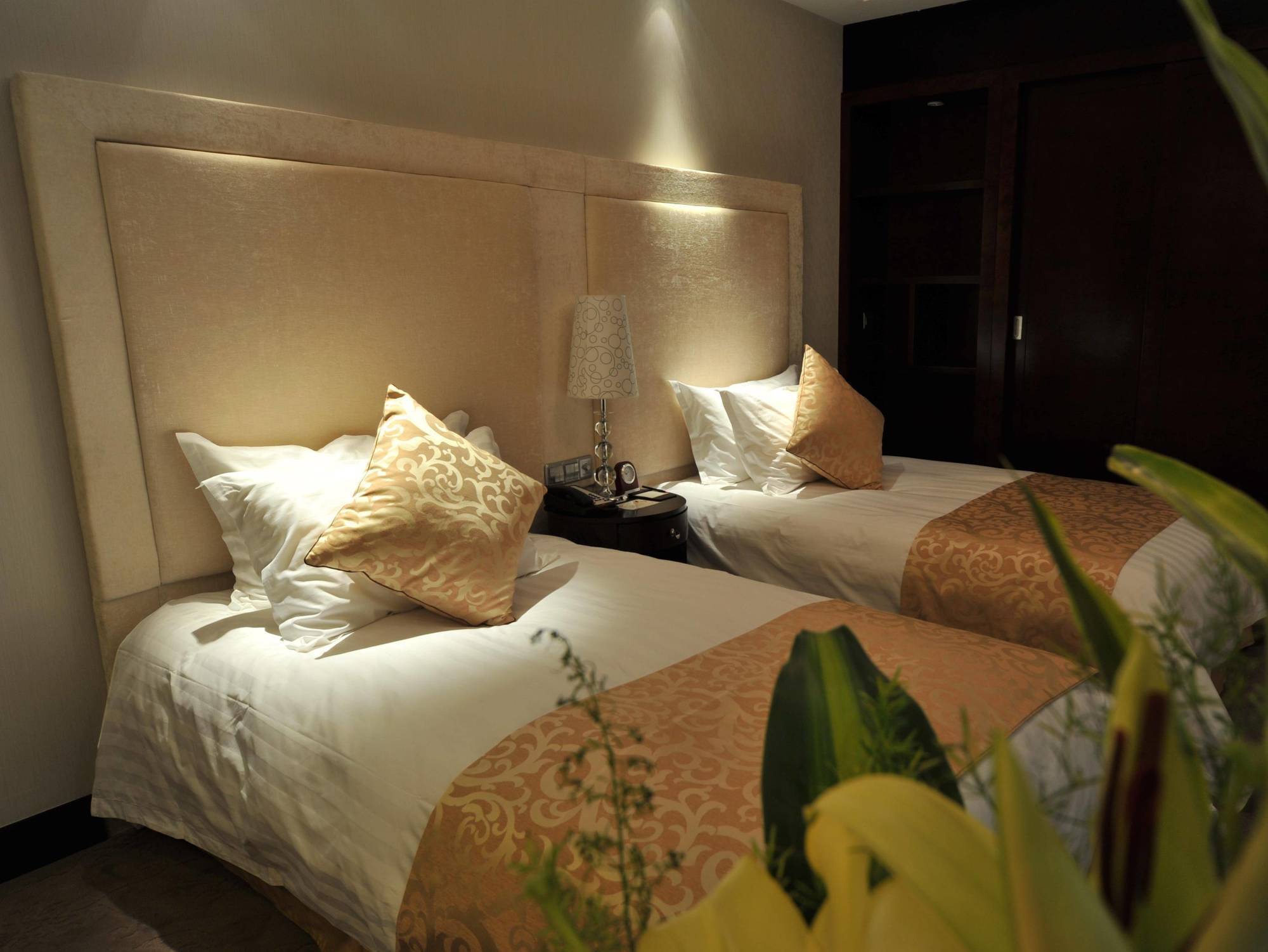 S&N Dalian Hotel Buitenkant foto