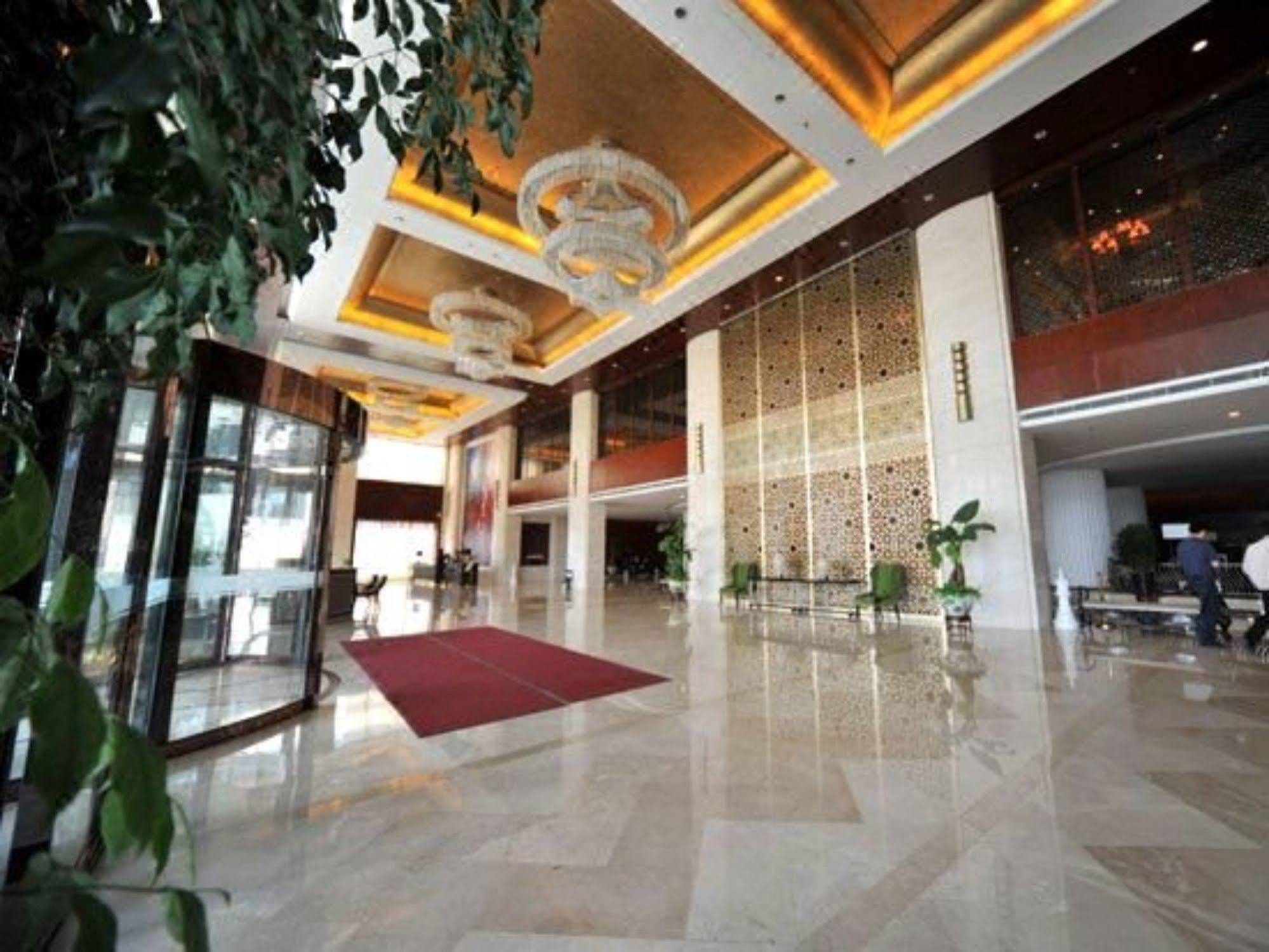 S&N Dalian Hotel Buitenkant foto