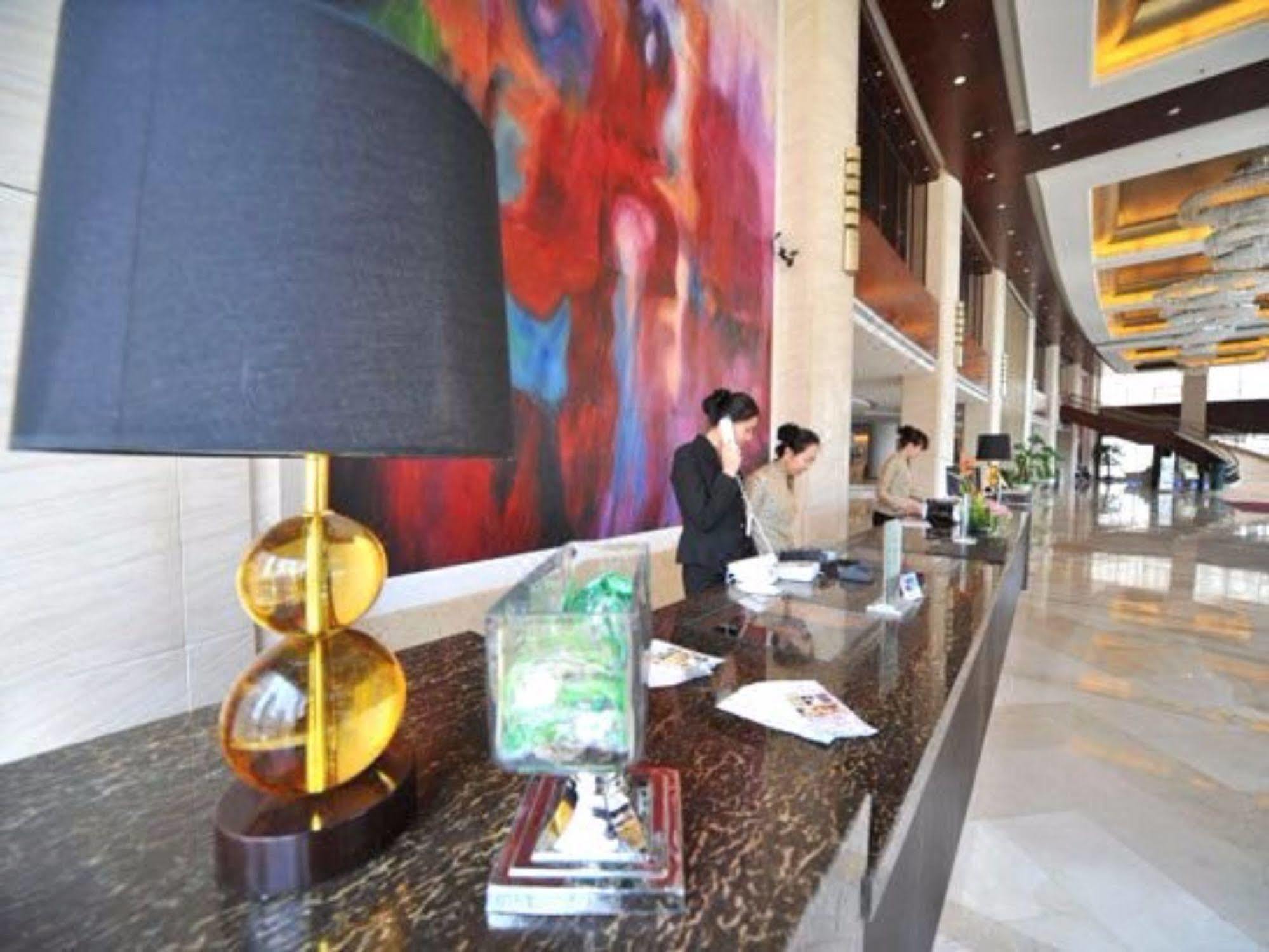 S&N Dalian Hotel Buitenkant foto