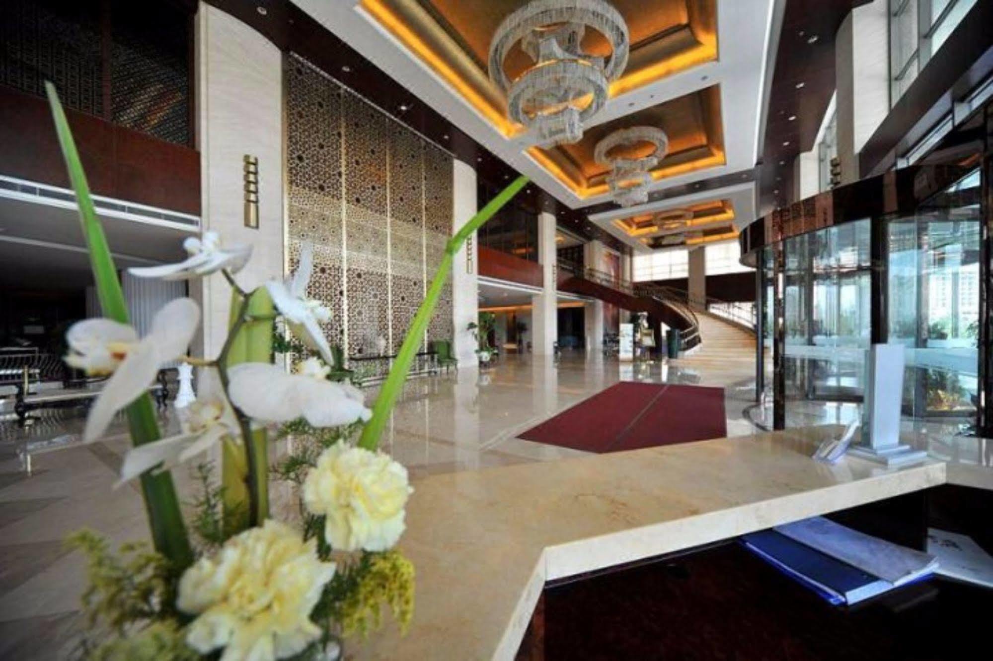 S&N Dalian Hotel Buitenkant foto